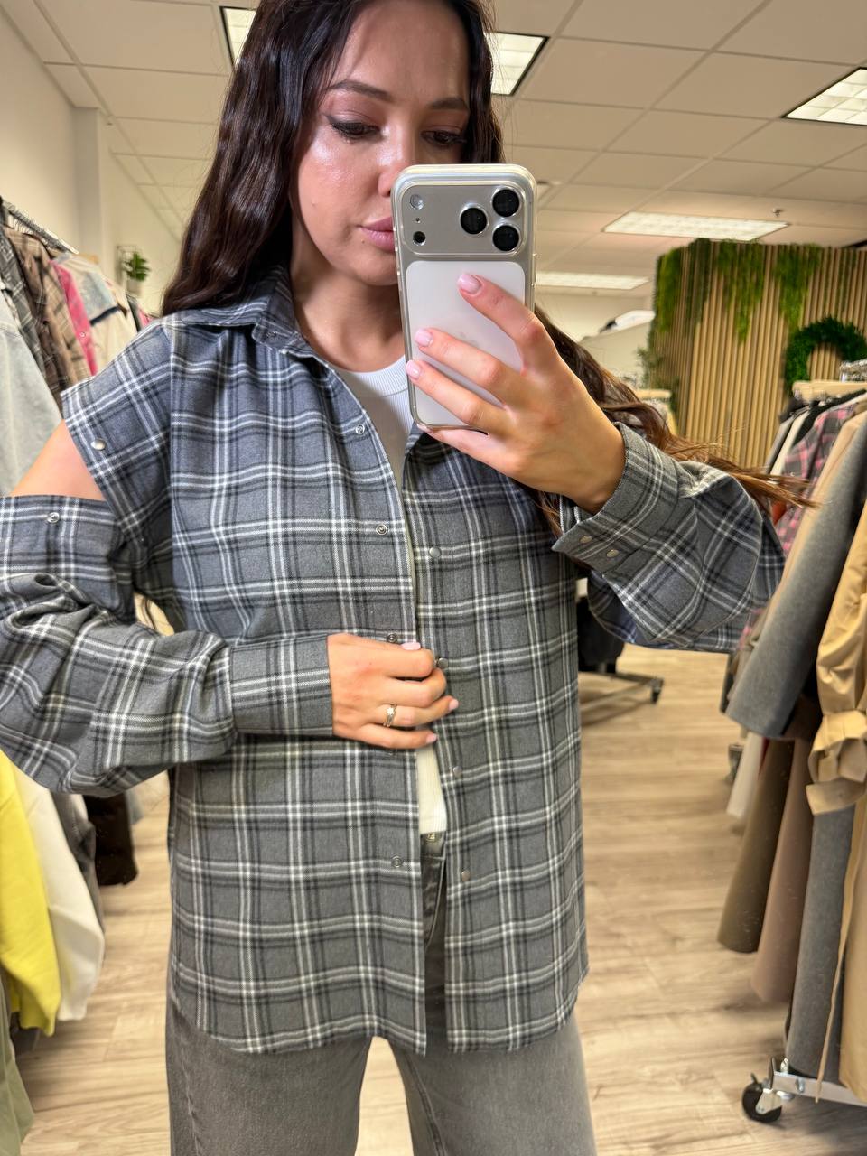 Oversized Plaid Shirt with Snap-Button Sleeves - Image 5