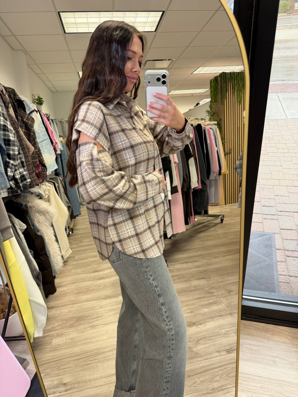 Oversized Plaid Shirt with Snap-Button Sleeves - Image 8