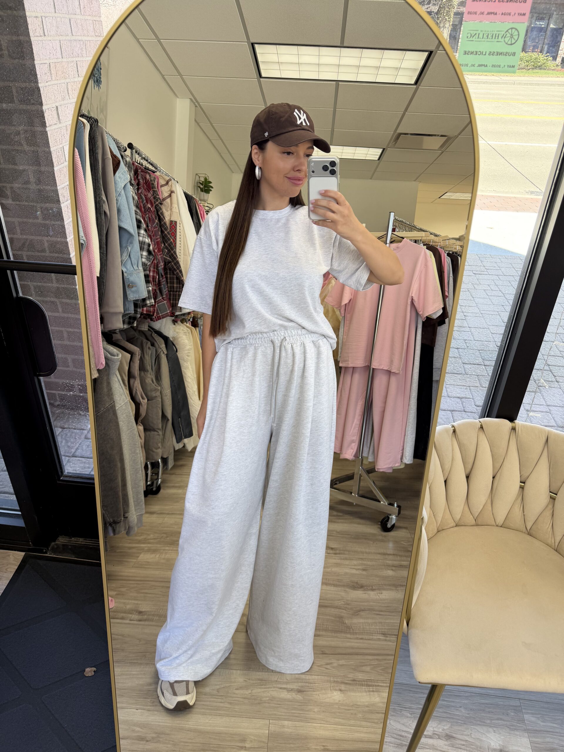 Relaxed T-shirt and wide-leg pants set - Image 3