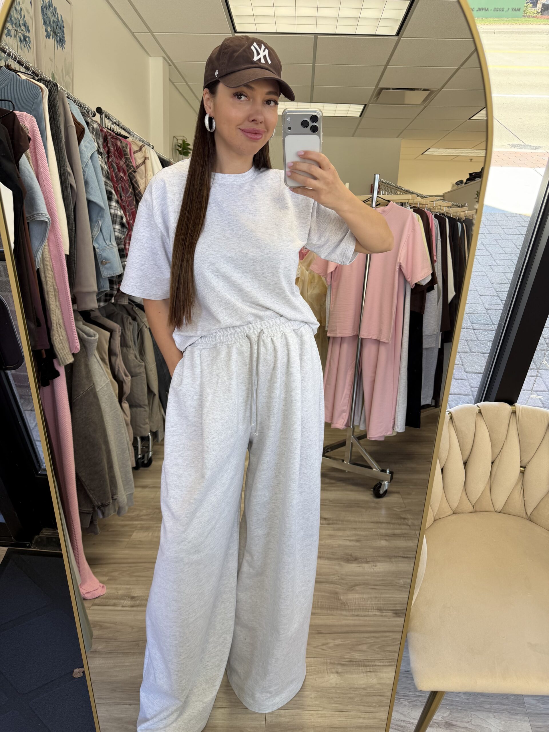 Relaxed T-shirt and wide-leg pants set - Image 4
