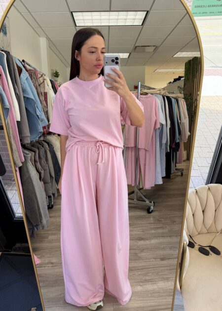 Relaxed T-shirt and wide-leg pants set — Sets — YuNiKo