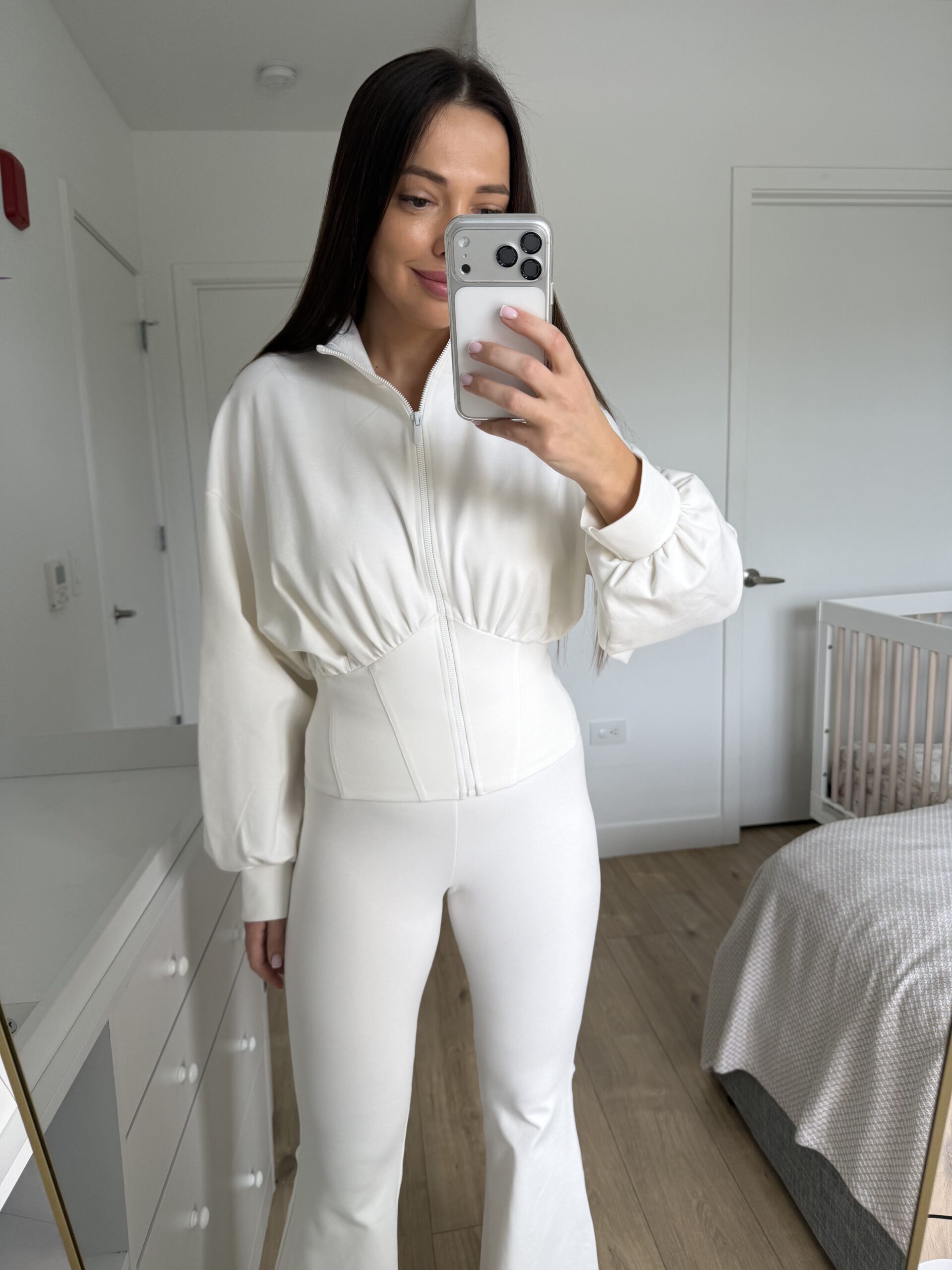 Сropped top and flared pants set - Image 2